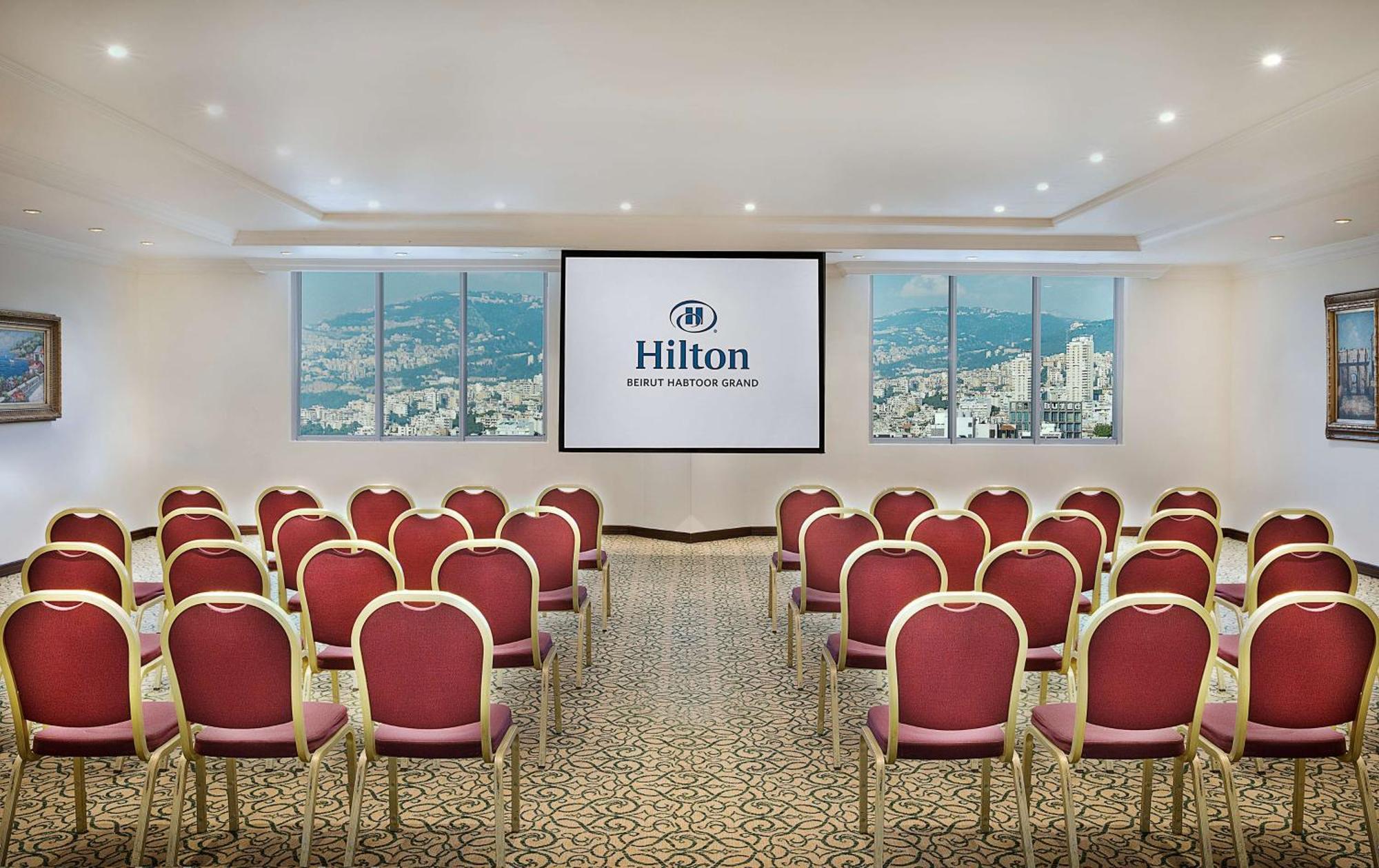 Hilton Beirut Habtoor Grand Hotel Exterior foto